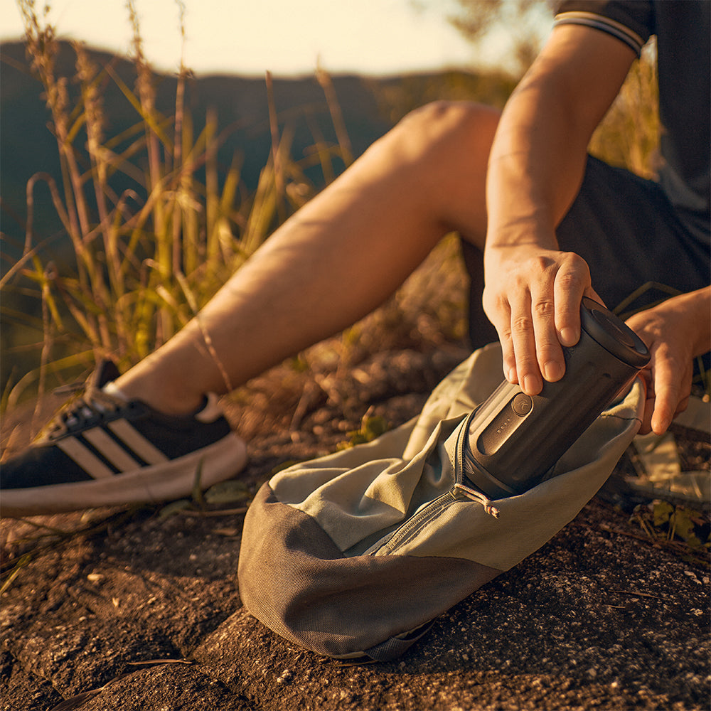 IKAPE-k2-portable-coffee-maker-in-the-back