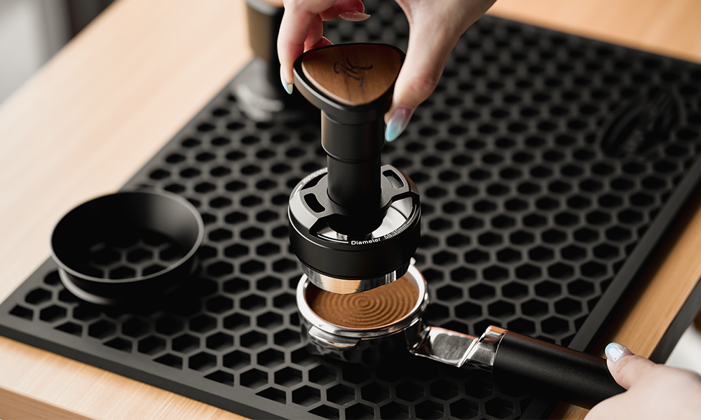Can a Coffee Distributor Replace a Tamper?