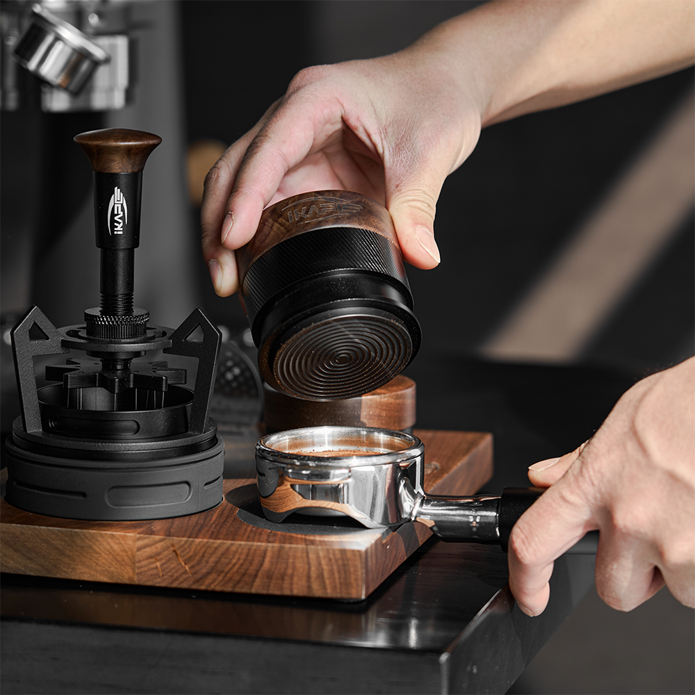 58mm-black-base-calibrated-coffee-tamper