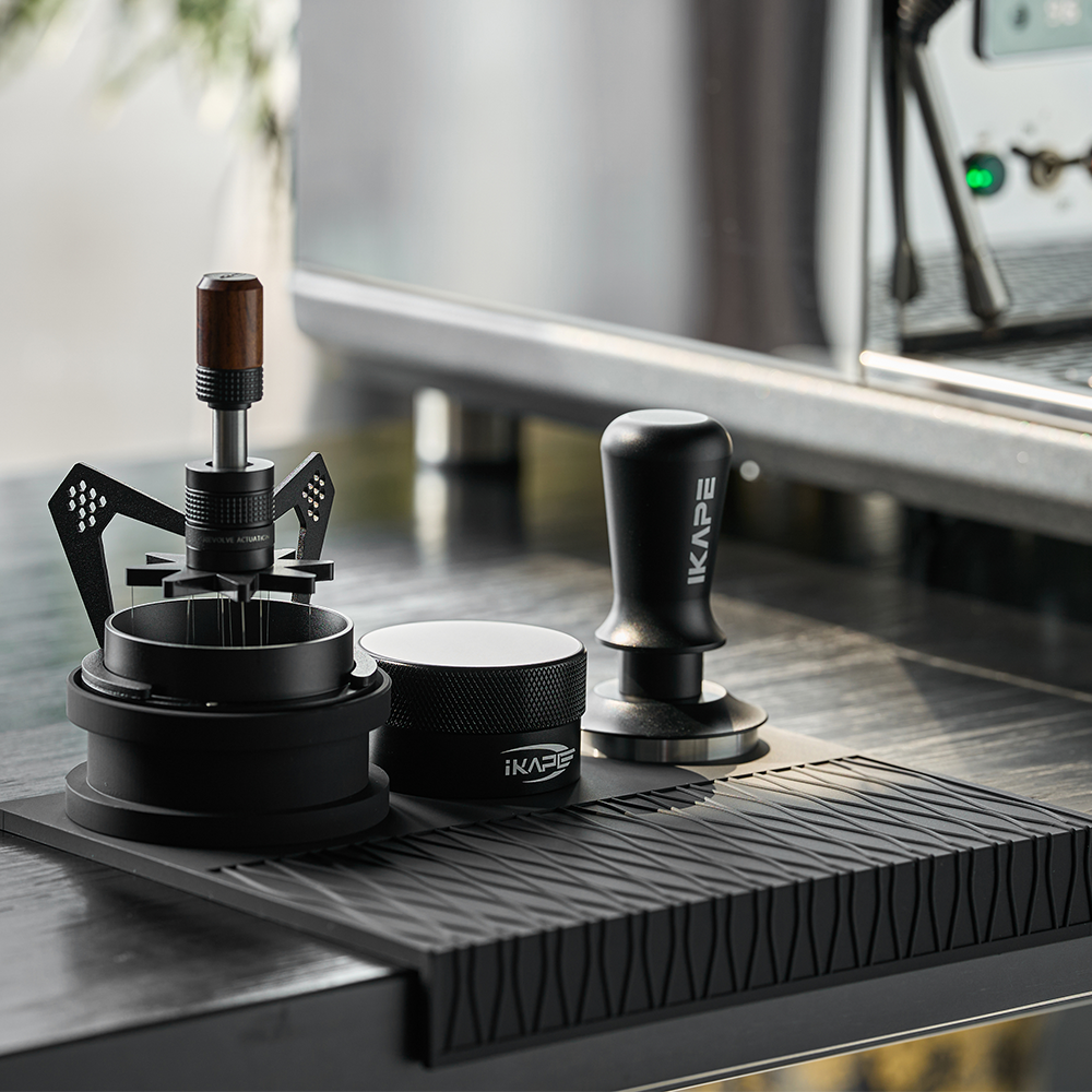 58mm-coffee-tamper-and-othe-coffee-tools-in-the-coffeebar