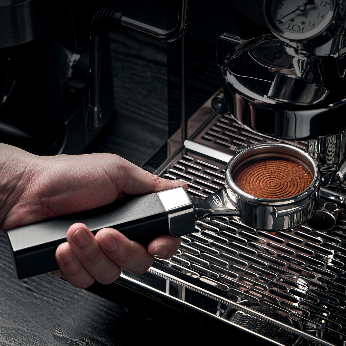 IKAPE Flat-Base E61 Bottomless Portafilter with High-Extraction Basket-CUBOID