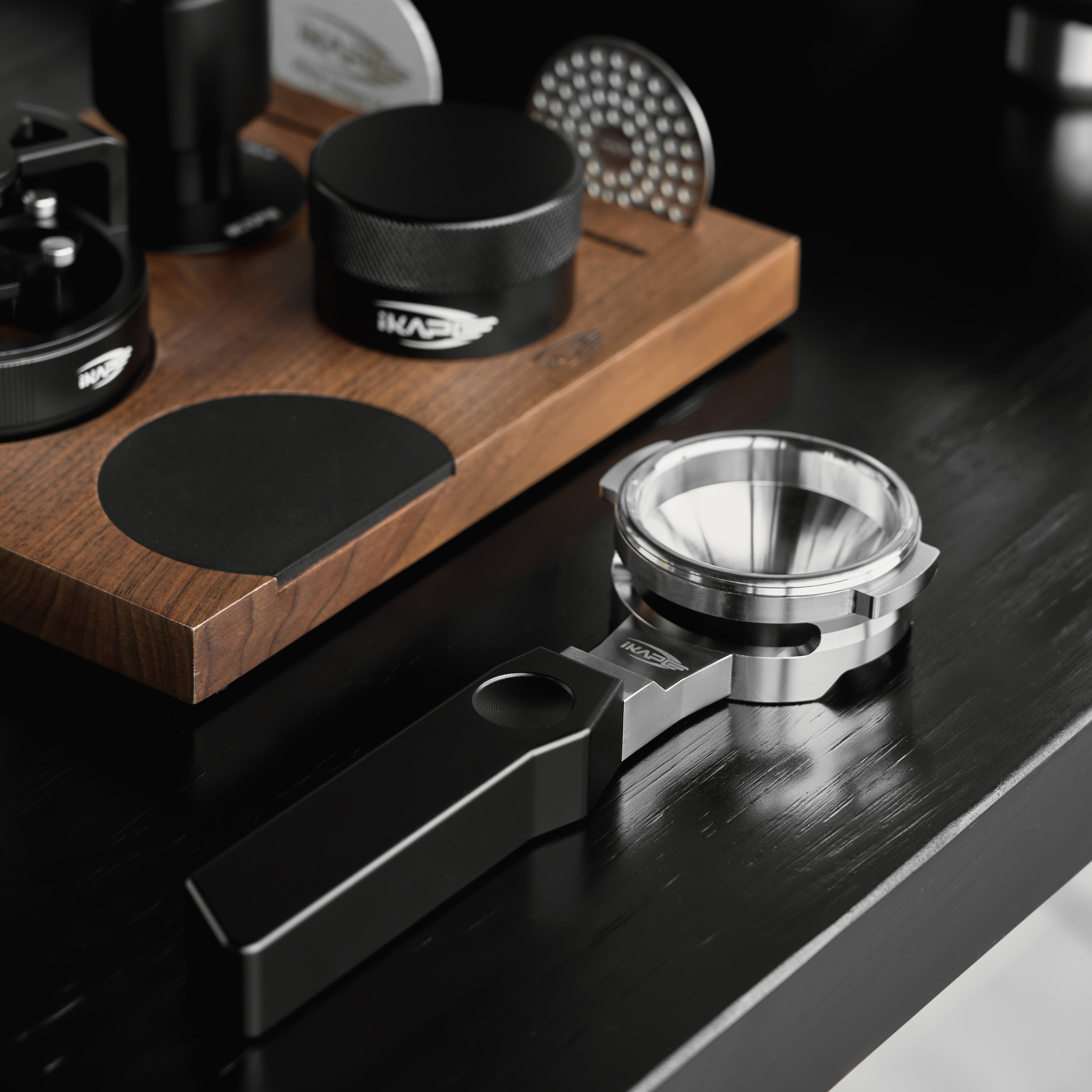 IKAPE Flat-bottom Bottomless Portafilter with Variable Diameter Basket - Polaris