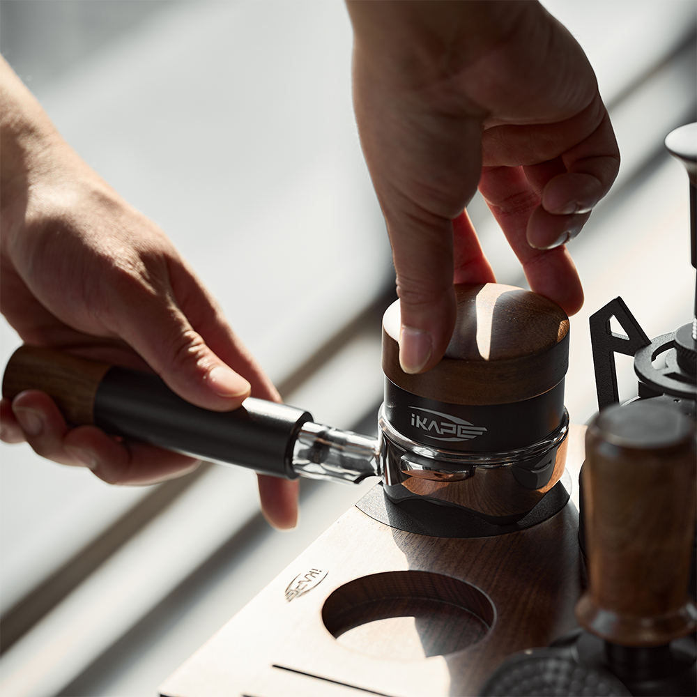 How-to--use-the-ikape-wooden-coffee-distributor