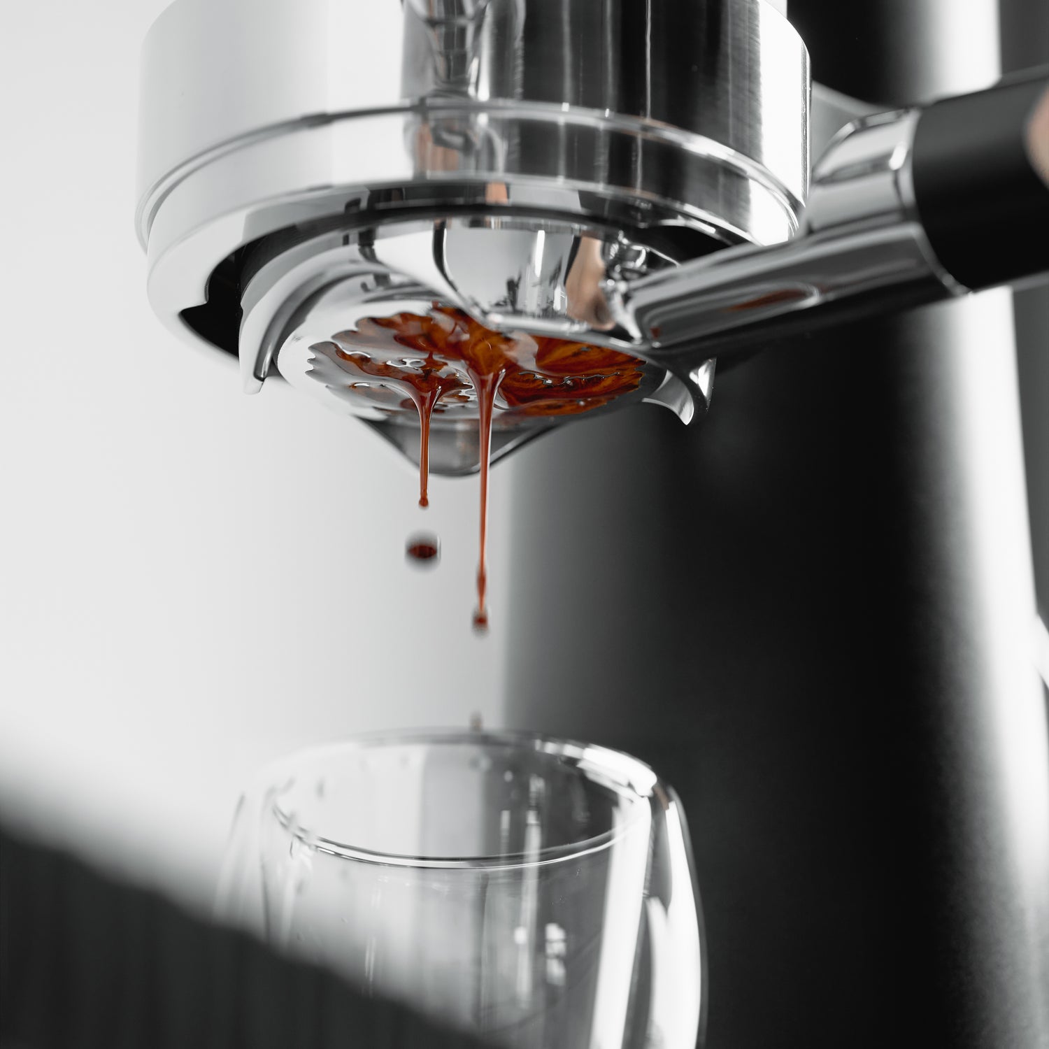 IKAPE Openwork Bottomless Portafilter with High Extraction Precision Basket