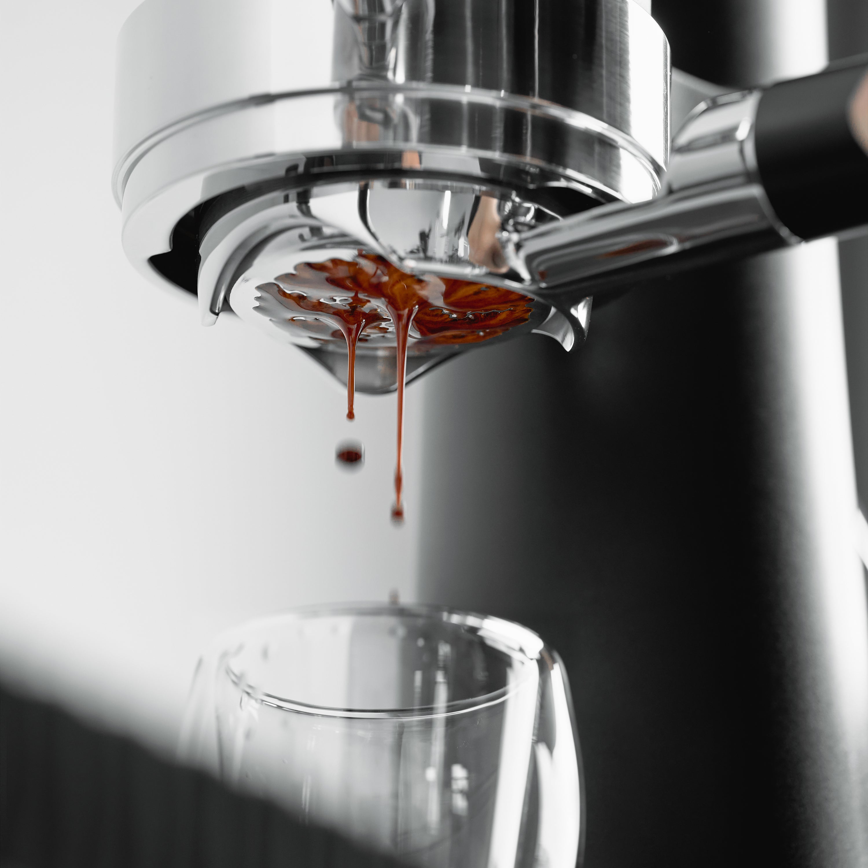 IKAPE Openwork Bottomless Portafilter with High Extraction Precision Basket