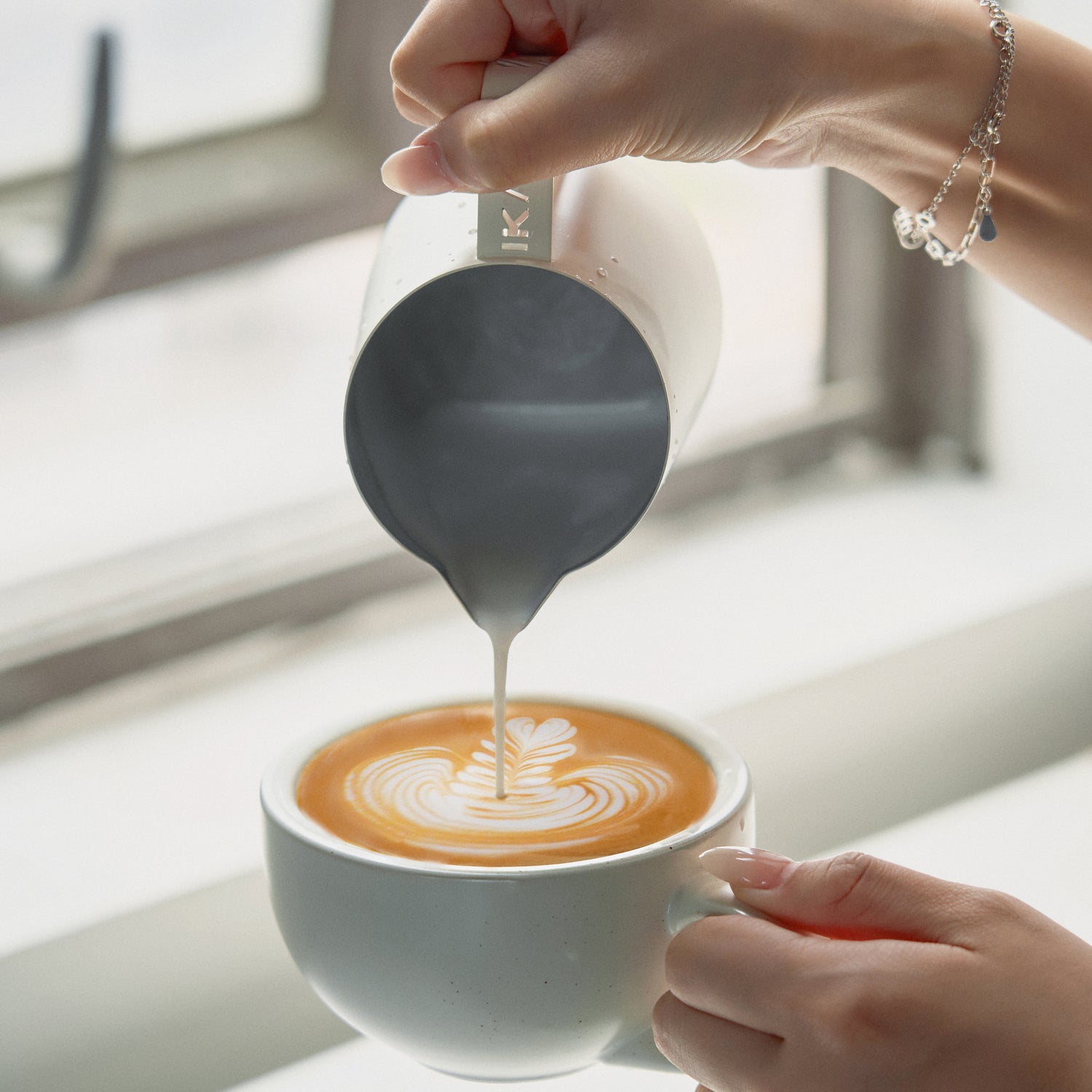 IKAPE-Espresso-Milk-Latte-Art-Pitcher - Hollow-Handle