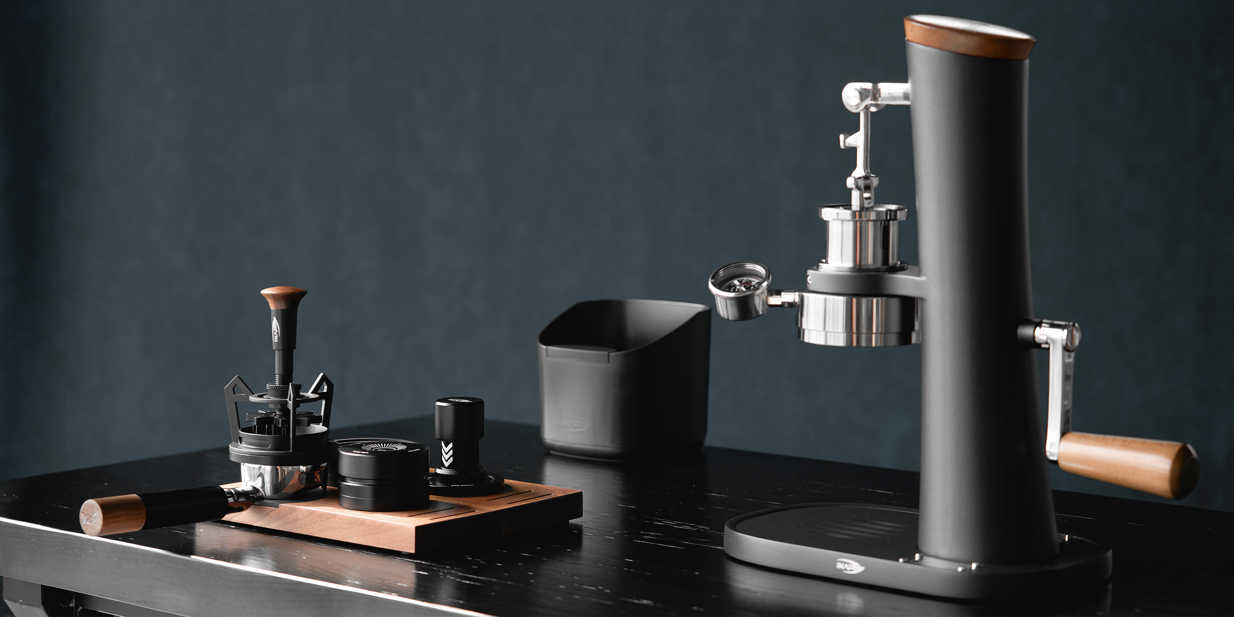 IKAPE-coffee-tamper-set-and-coffee-machine
