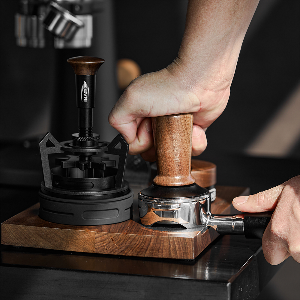 how-to-use-the-coffee-tamper